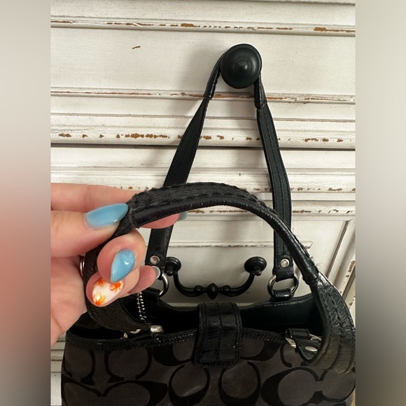 Black coach shoulder bag - Picture 3 of 4